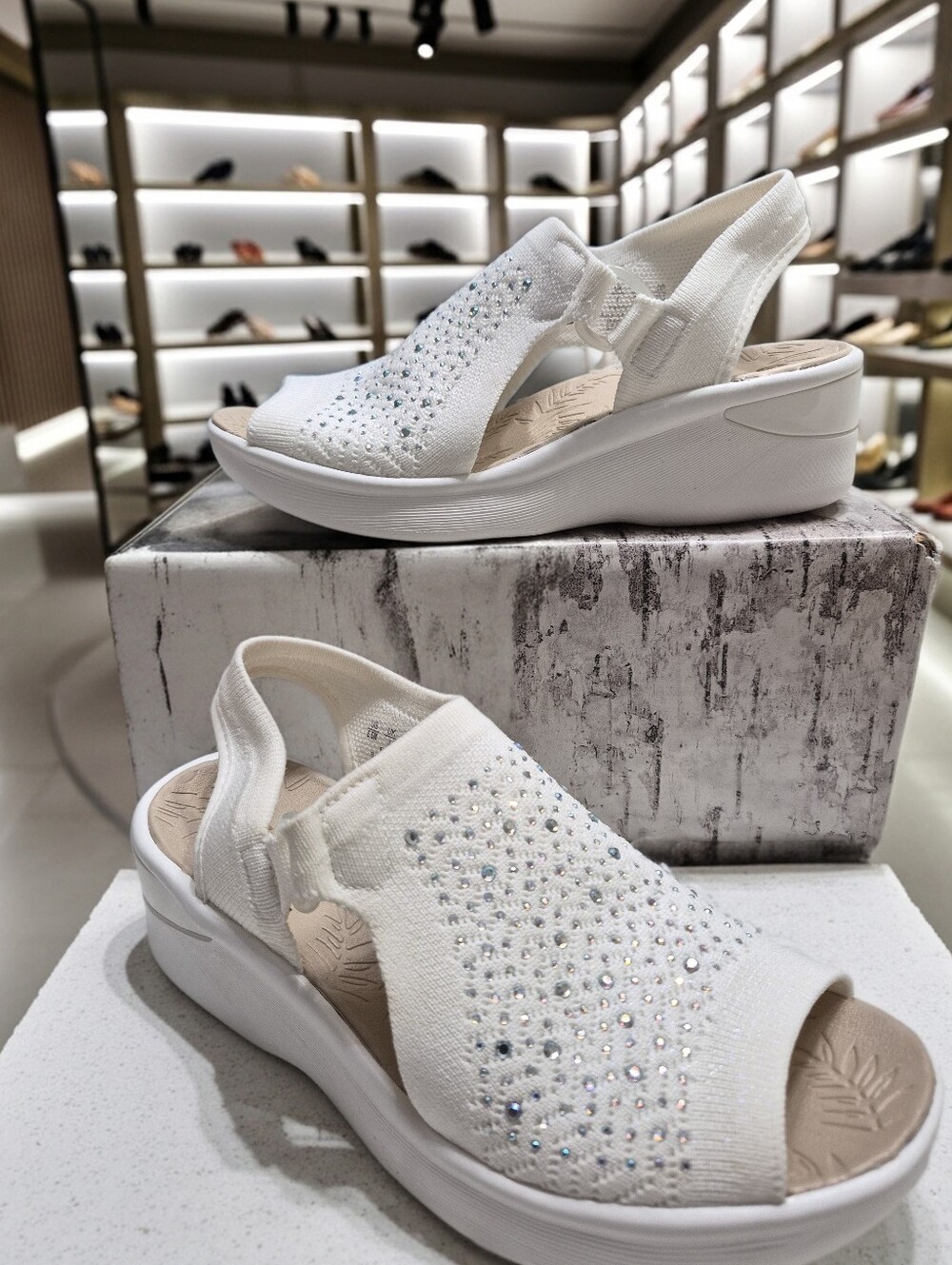 Bzees Star Bright Slingback Wedge Sandals Women's Sz 6.5 M 🆕️🆕️